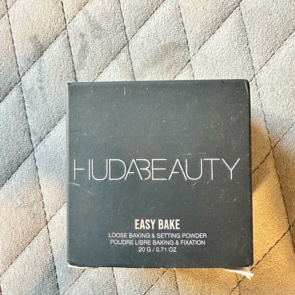 HUDA BEAUTY Easy Bake Loose Baking & Setting Powder - KUNAFA (NEW)